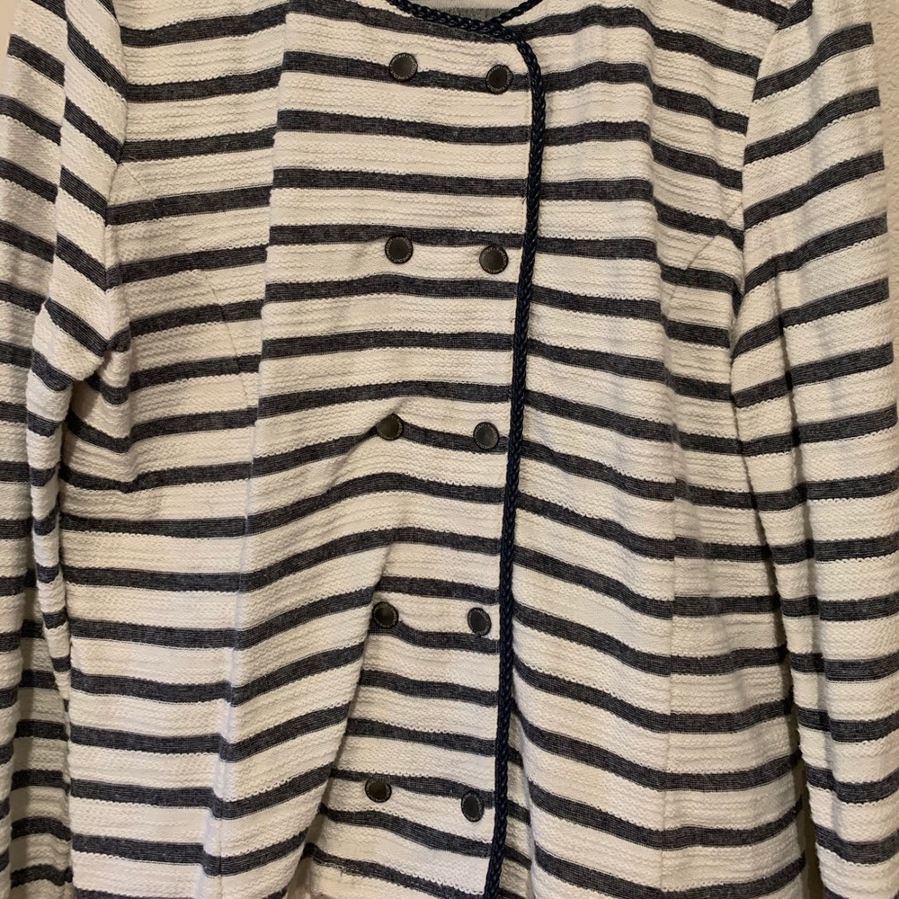 Timeout Jacket - Picture 3 of 4